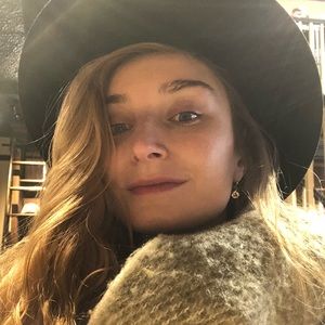 Meet your Posher, Kaela